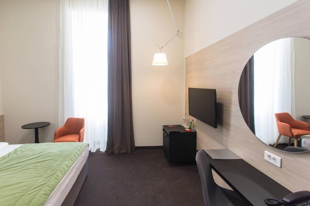Hotel Grand Hedonist Pancevo Exterior photo