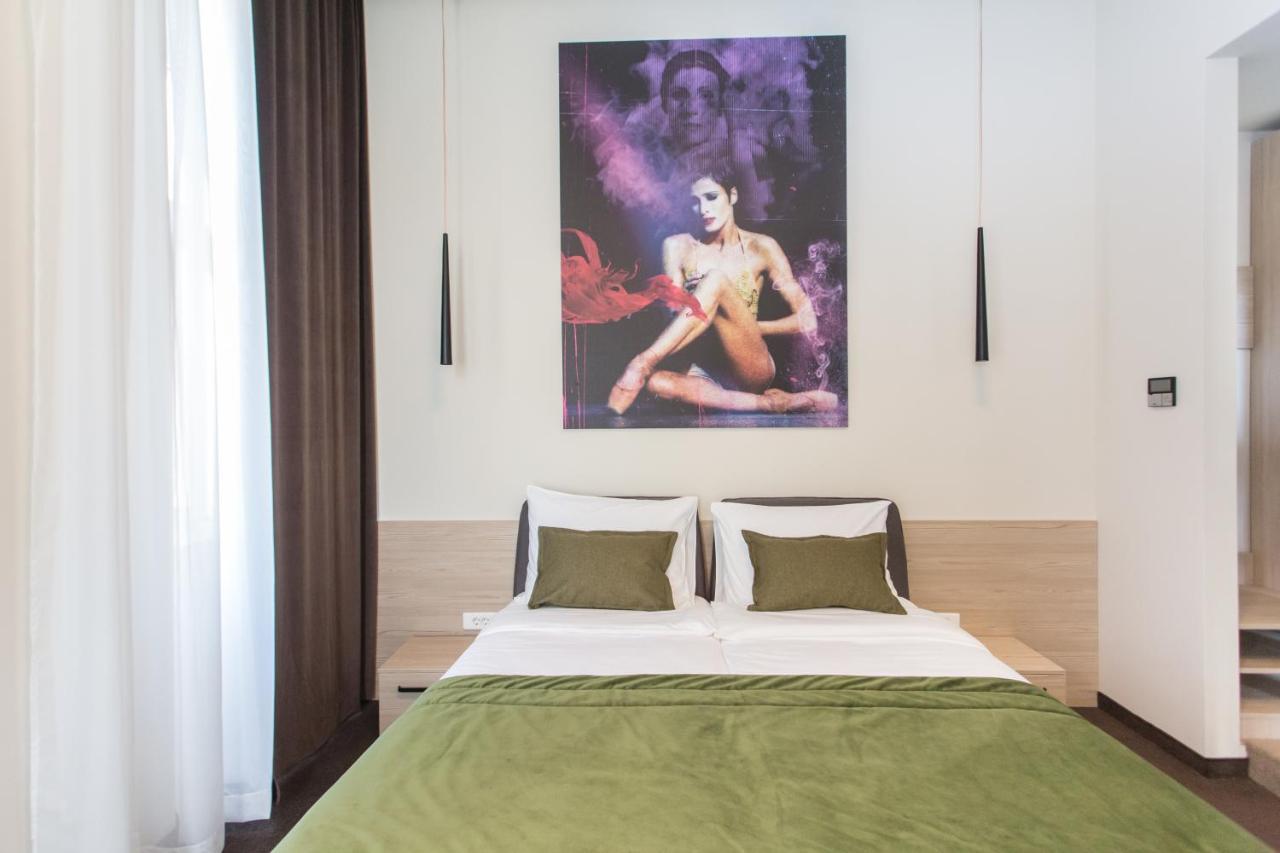 Hotel Grand Hedonist Pancevo Exterior photo