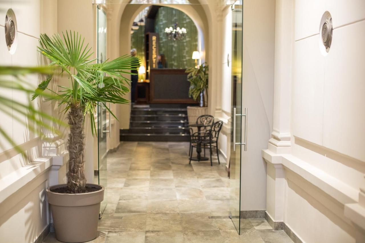 Hotel Grand Hedonist Pancevo Exterior photo