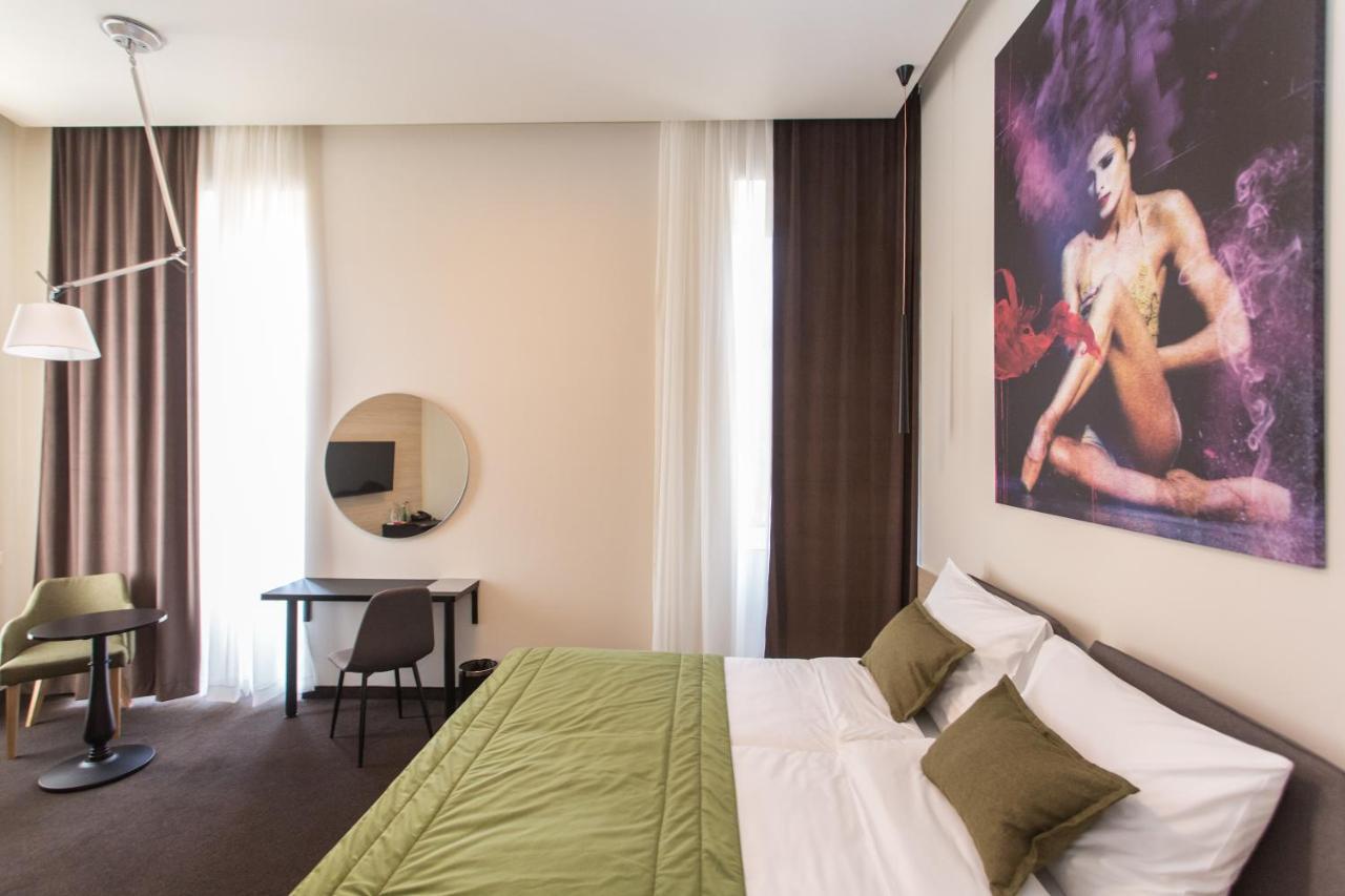 Hotel Grand Hedonist Pancevo Exterior photo
