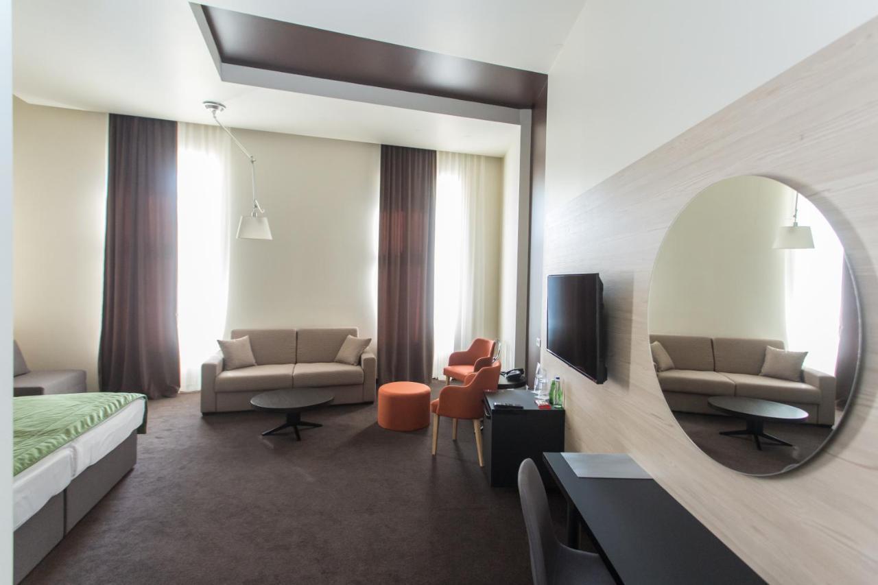 Hotel Grand Hedonist Pancevo Exterior photo